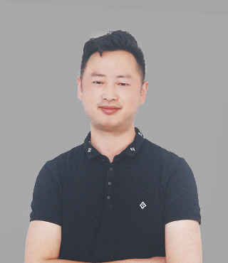 梁强